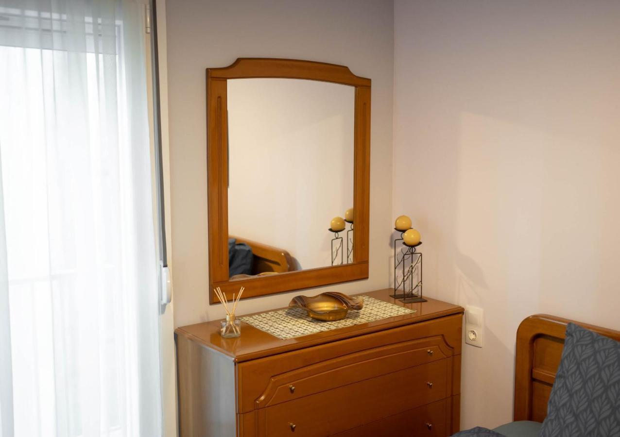Byt Downtown Flat Larissa Luaran gambar